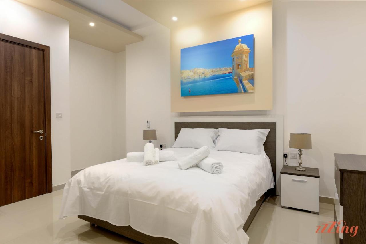 Luxurious Duplex Seafront Apt W Amazing Sea Views Birżebbuġa Extérieur photo